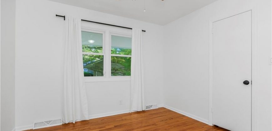 Homes for Sale in Lake Waukomis, MO 64151 | 387 NW North Shore Drive