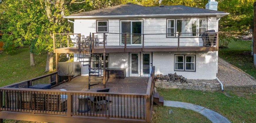 Homes for Sale in Lake Waukomis, MO 64151 | 387 NW North Shore Drive