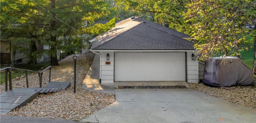 Homes for Sale in Lake Waukomis, MO 64151 | 387 NW North Shore Drive