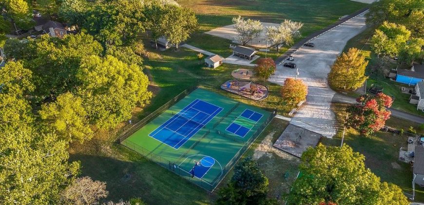 Homes for Sale in Lake Waukomis, MO 64151 | 387 NW North Shore Drive