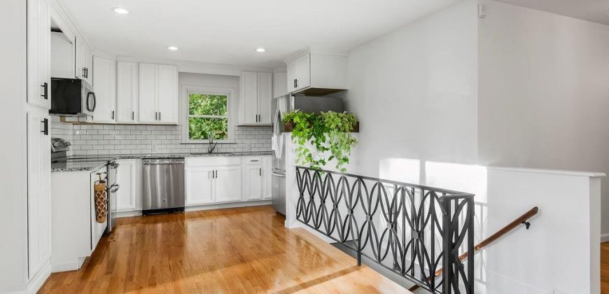 Homes for Sale in Lake Waukomis, MO 64151 | 387 NW North Shore Drive