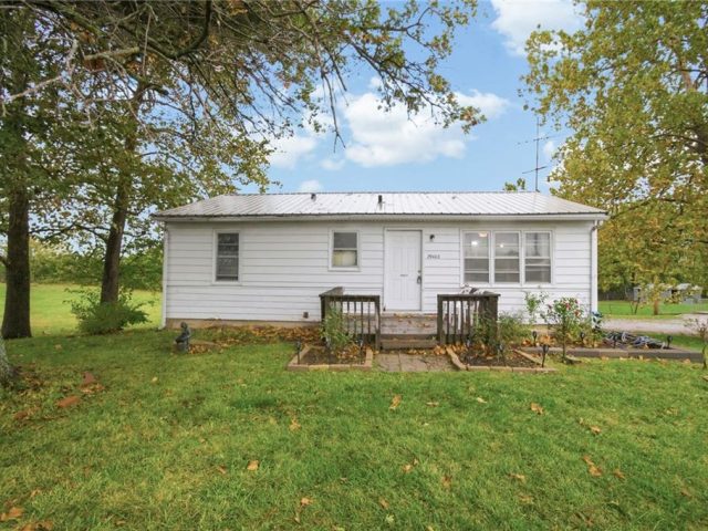 Homes for Sale in Lawson, MO 64062 | 29402  D Highway