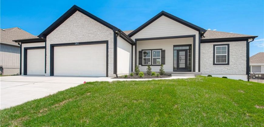 Homes for Sale in Kearney, MO 64060 | 2211  Prairie Creek Drive