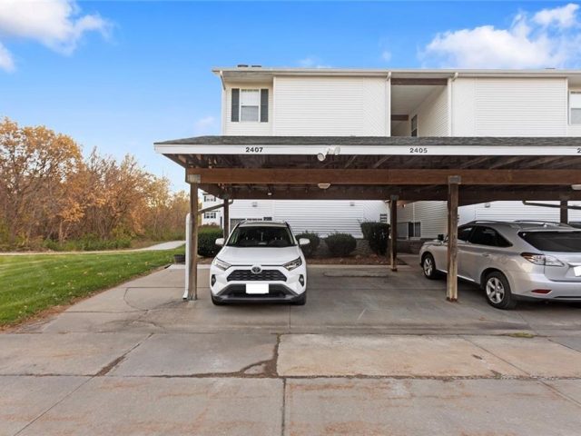 Homes for Sale in Kansas City, MO 64118 | 2407 NE 68th Street