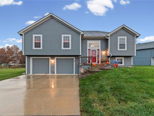 Homes for Sale in Kearney, MO 64060 | 1821  Lauren Lane