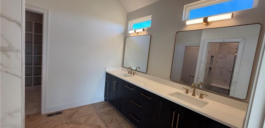 Homes for Sale in Riverside, MO 64150 | 4604 NW Luna Piena Way