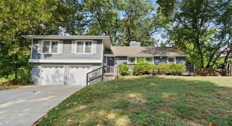 Homes for Sale in Gladstone, MO 64118 | 7104 N Baltimore Avenue