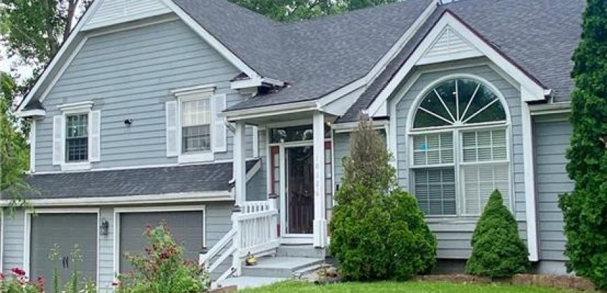 Homes for Sale in Kansas City, MO 64155 | 10126 N Highland Terrace