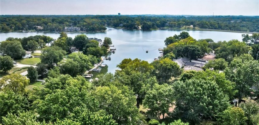 Homes for Sale in Weatherby Lake, MO 64152 | 7610 NW Westside Drive