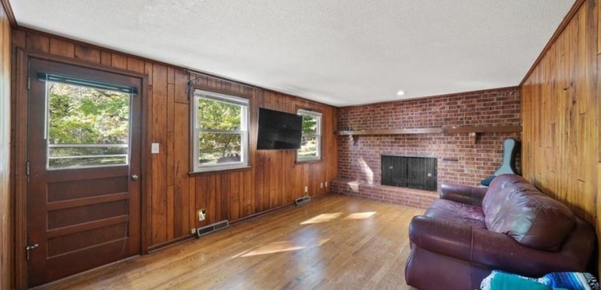 Homes for Sale in Parkville, MO 64152 | 6606 NW Quail Run Drive