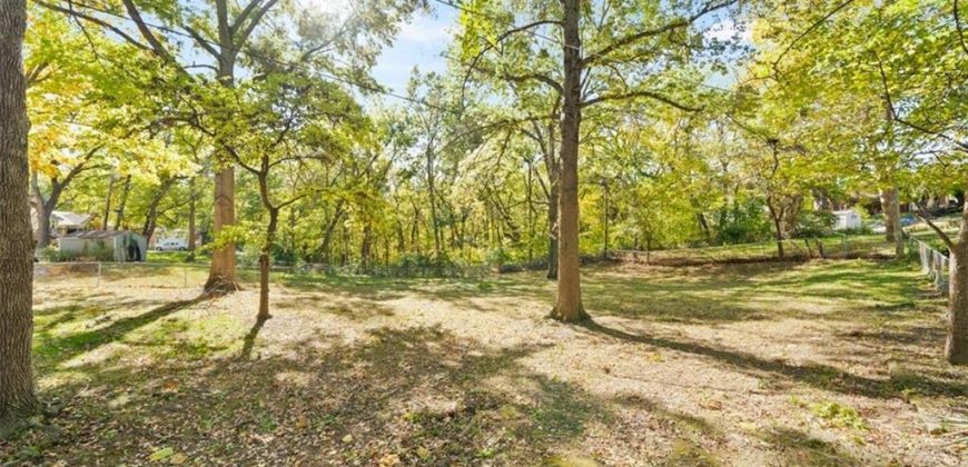 Homes for Sale in Parkville, MO 64152 | 6606 NW Quail Run Drive