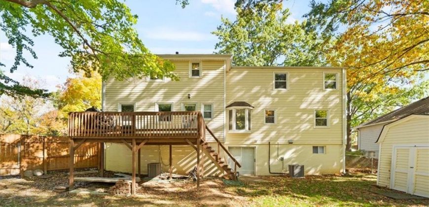 Homes for Sale in Parkville, MO 64152 | 6606 NW Quail Run Drive