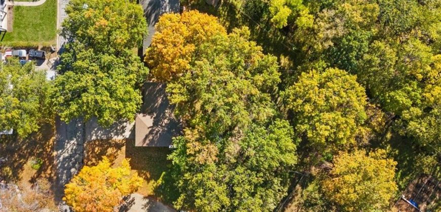 Homes for Sale in Parkville, MO 64152 | 6606 NW Quail Run Drive