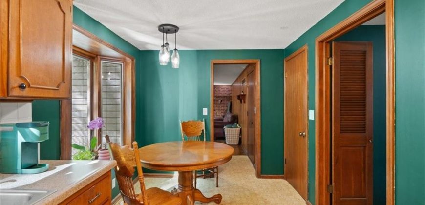 Homes for Sale in Parkville, MO 64152 | 6606 NW Quail Run Drive