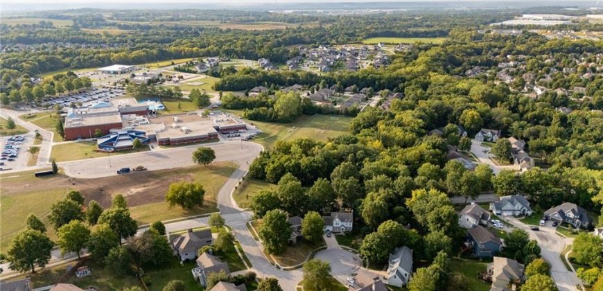 Homes for Sale in Liberty, MO 64068 | 1327  Easton Court