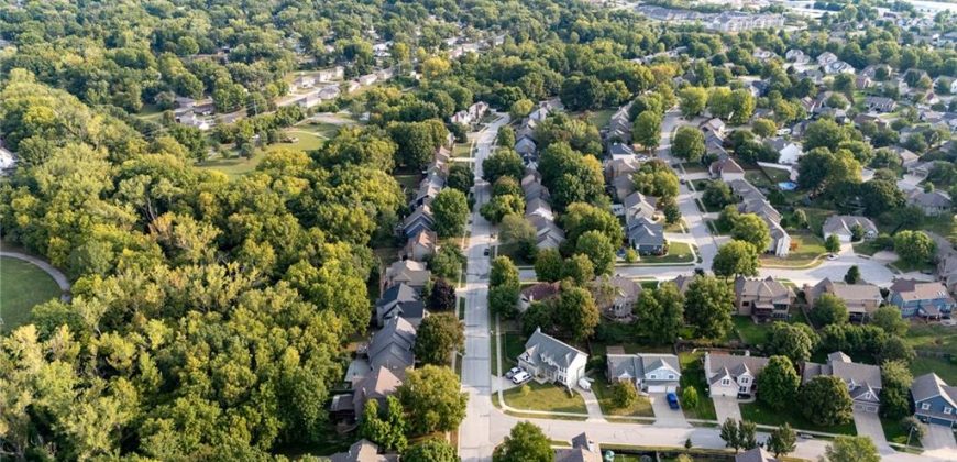 Homes for Sale in Liberty, MO 64068 | 1327  Easton Court