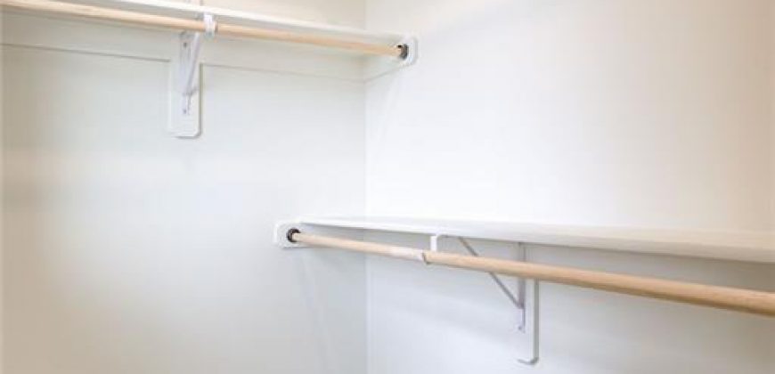 Homes for Sale in Liberty, MO 64068 | 1912  Longview Drive