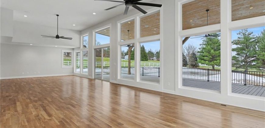 Homes for Sale in Parkville, MO 64152 | 11105 NW 77th Terrace