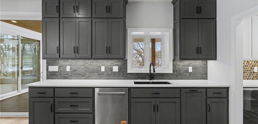 Homes for Sale in Parkville, MO 64152 | 11105 NW 77th Terrace