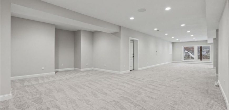 Homes for Sale in Parkville, MO 64152 | 11105 NW 77th Terrace