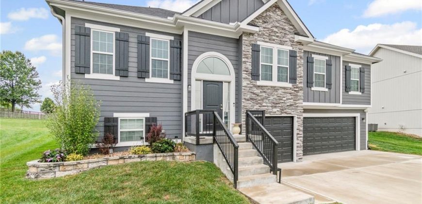 Homes for Sale in Liberty, MO 64068 | 1020  Poplar Lane