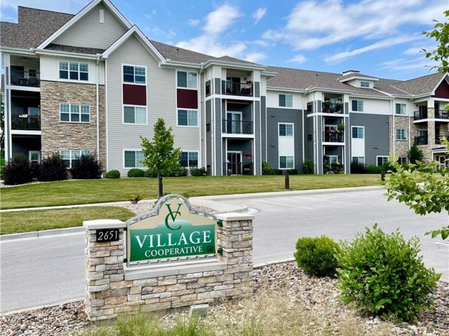 Homes for Sale in Kansas City, MO 64154 | 2651 NW Barry Road, Unit#102