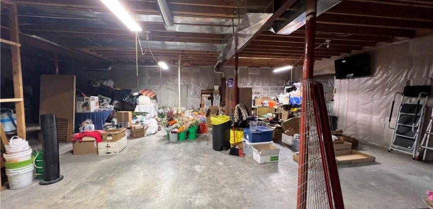 Homes for Sale in Gladstone, MO 64118 | 101  HEATHERTON Court