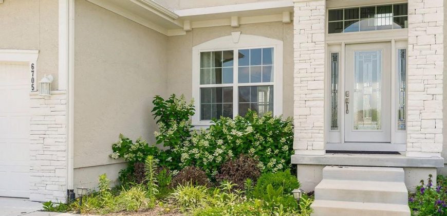 Homes for Sale in Kansas City, MO 64154 | 6705 NW 105th Street