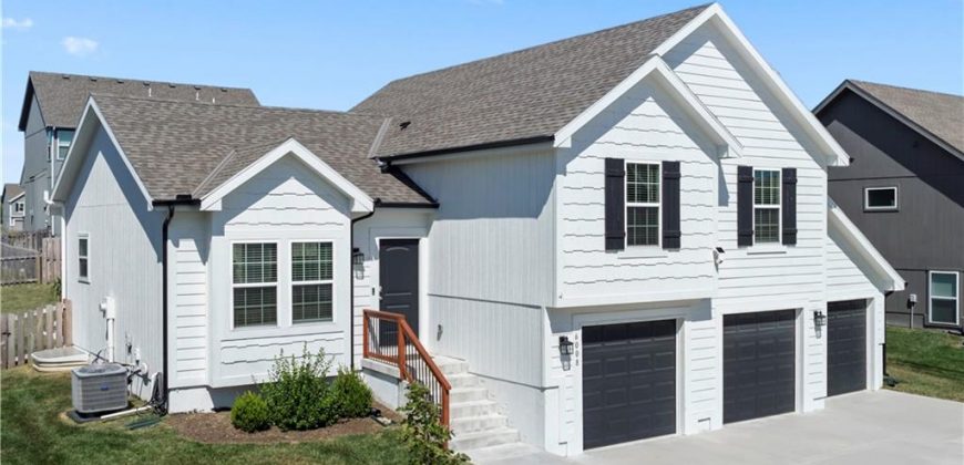 Homes for Sale in Kansas City, MO 64156 | 6008 NE 119th Street