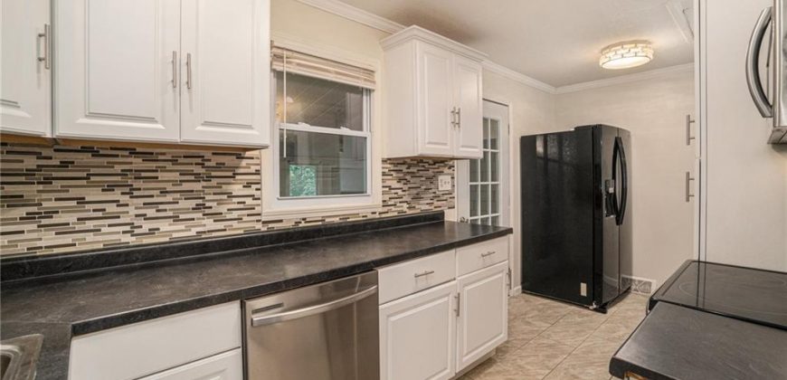 Homes for Sale in Kansas City, MO 64116 | 915 NE 44th Street