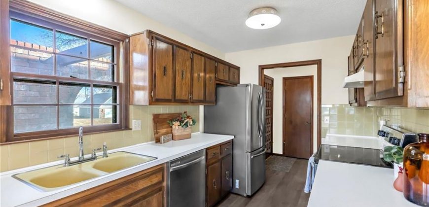 Homes for Sale in Liberty, MO 64068 | 1007  Wyckwood Drive