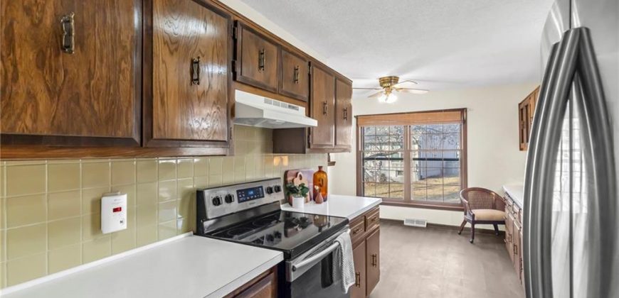 Homes for Sale in Liberty, MO 64068 | 1007  Wyckwood Drive