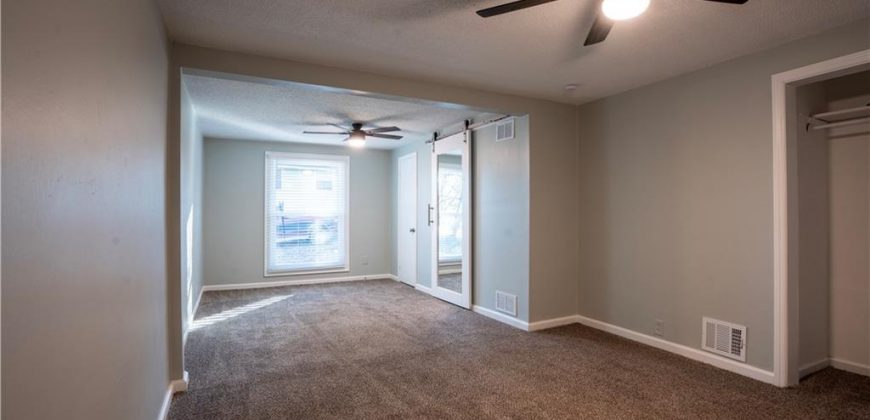 Homes for Sale in Liberty, MO 64068 | 320 N Fairview Avenue