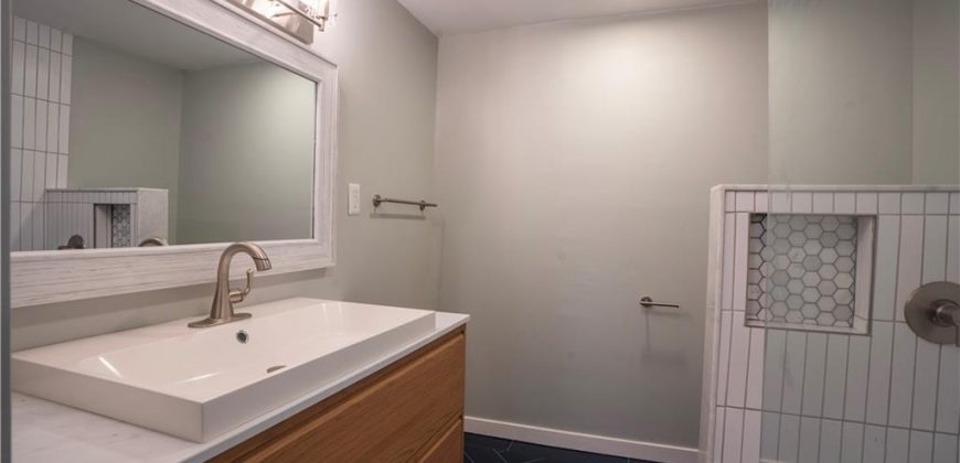 Homes for Sale in Liberty, MO 64068 | 320 N Fairview Avenue