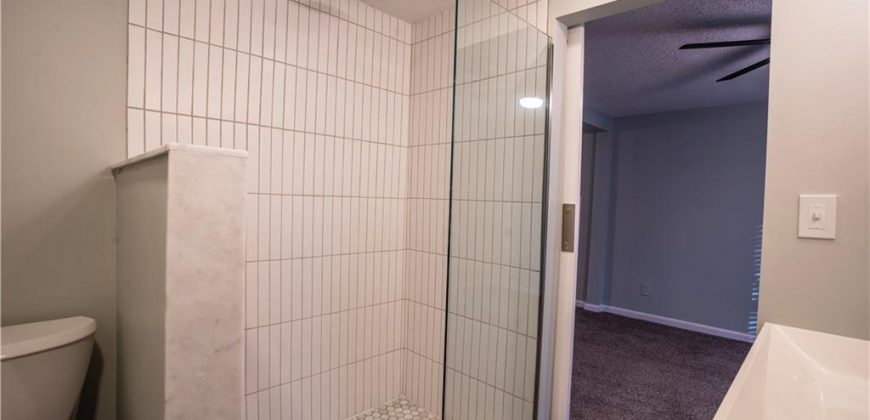 Homes for Sale in Liberty, MO 64068 | 320 N Fairview Avenue