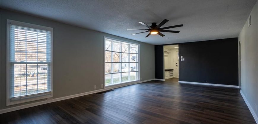 Homes for Sale in Liberty, MO 64068 | 320 N Fairview Avenue