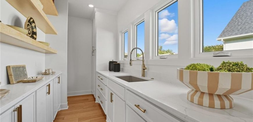 Homes for Sale in Parkville, MO 64152 | 9815  Ambrosia Lane