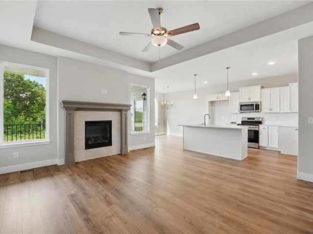 Homes for Sale in Kansas City, MO 64154 | 3041 NW 95th Terrace