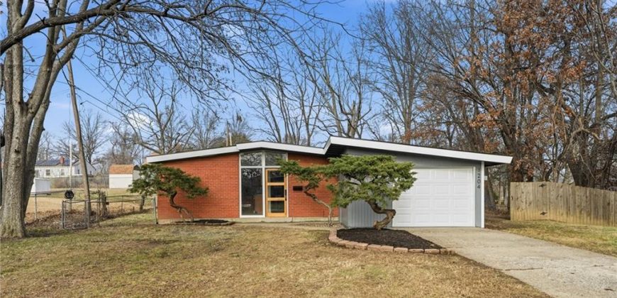 Homes for Sale in Kansas City, MO 64118 | 1204 NE 67th Street