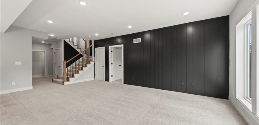 Homes for Sale in Kansas City, MO 64157 | 8716 N Lewis Avenue