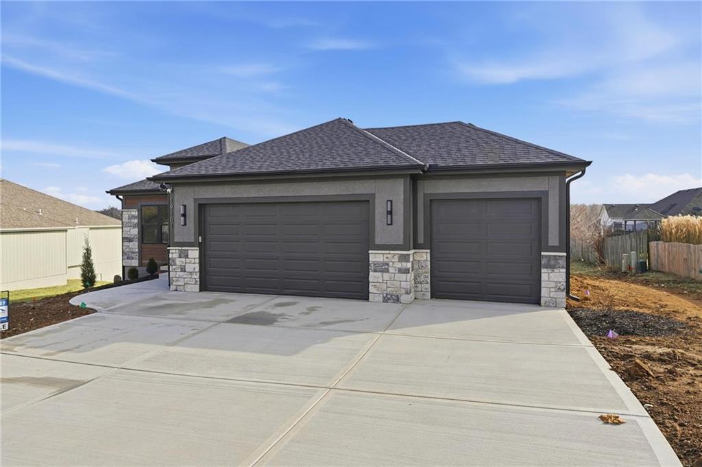 Homes for Sale in Weston, MO 64098 | 19101  Library Drive