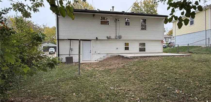 Homes for Sale in Kansas City, MO 64119 | 4924 N Smalley Avenue