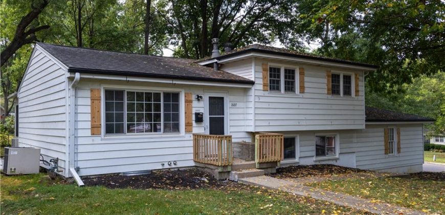 Homes for Sale in Gladstone, MO 64118 | 1601 NE 62nd Terrace