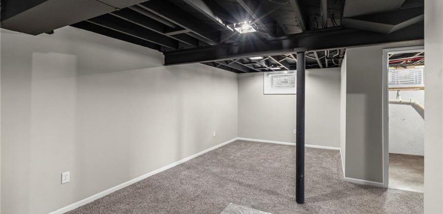 Homes for Sale in Gladstone, MO 64118 | 2001 NE 62ND Street