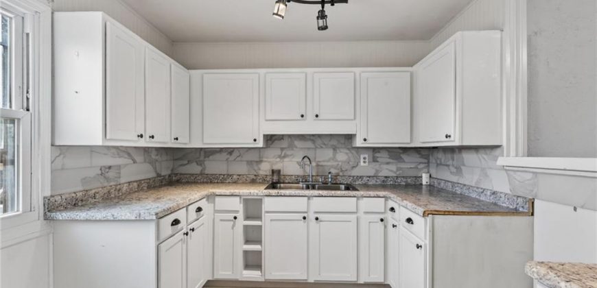 Homes for Sale in Gladstone, MO 64118 | 619 NE 66TH Terrace