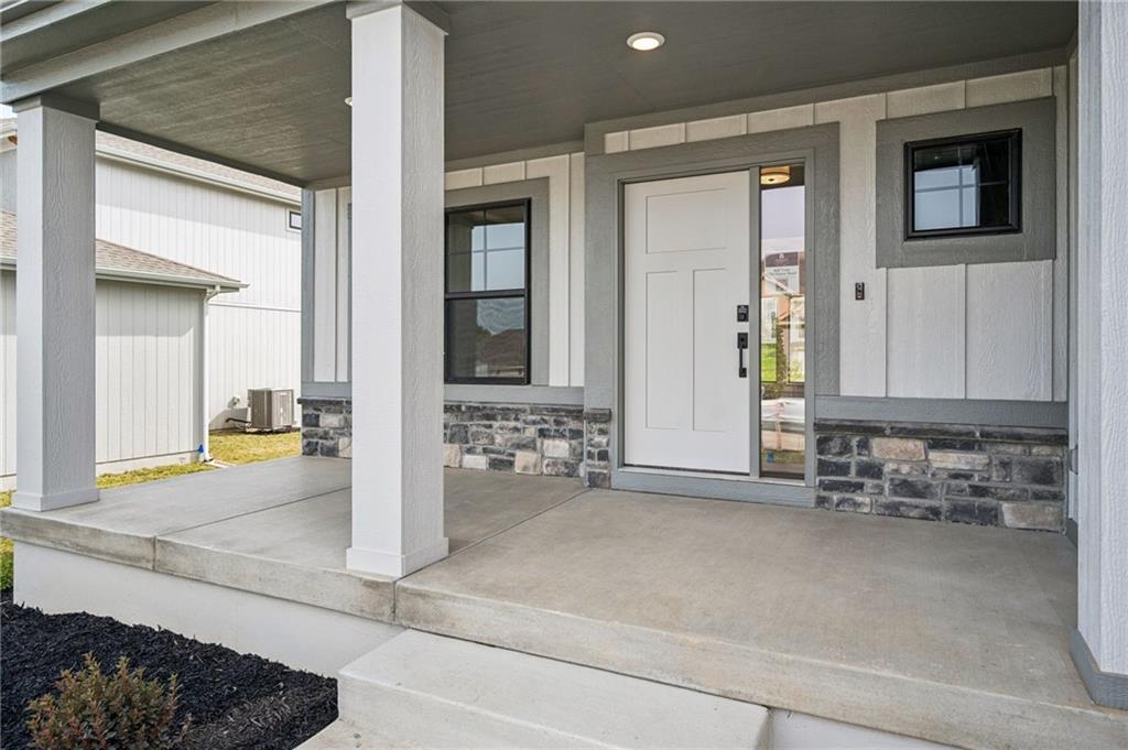 Homes for Sale in Liberty, MO 64068 | 1985  Longview Drive