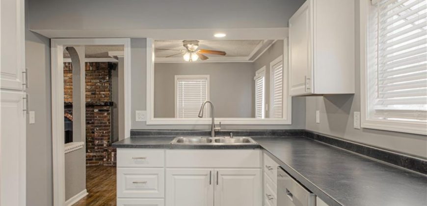 Homes for Sale in Oakview, MO 64118 | 6213 N Harrison Street