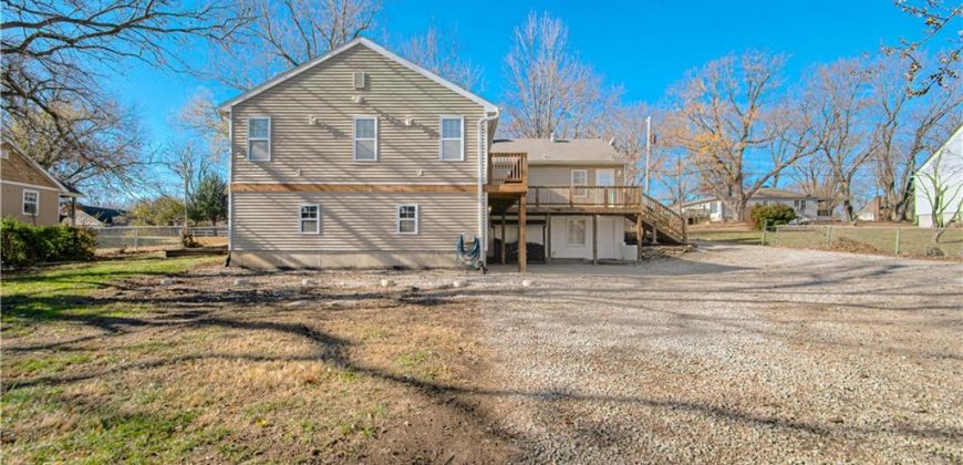 Homes for Sale in Oakview, MO 64118 | 6213 N Harrison Street