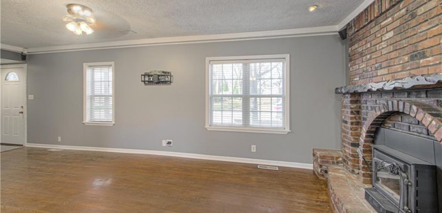 Homes for Sale in Oakview, MO 64118 | 6213 N Harrison Street