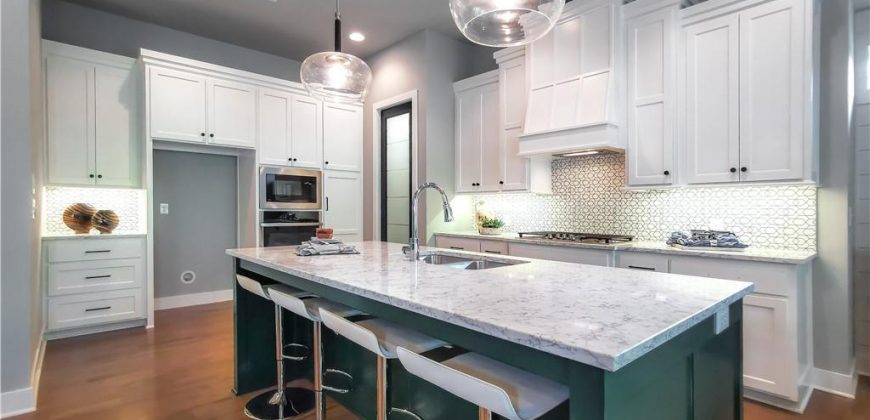 Homes for Sale in Kansas City, MO 64151 | 7003 N Polk Avenue